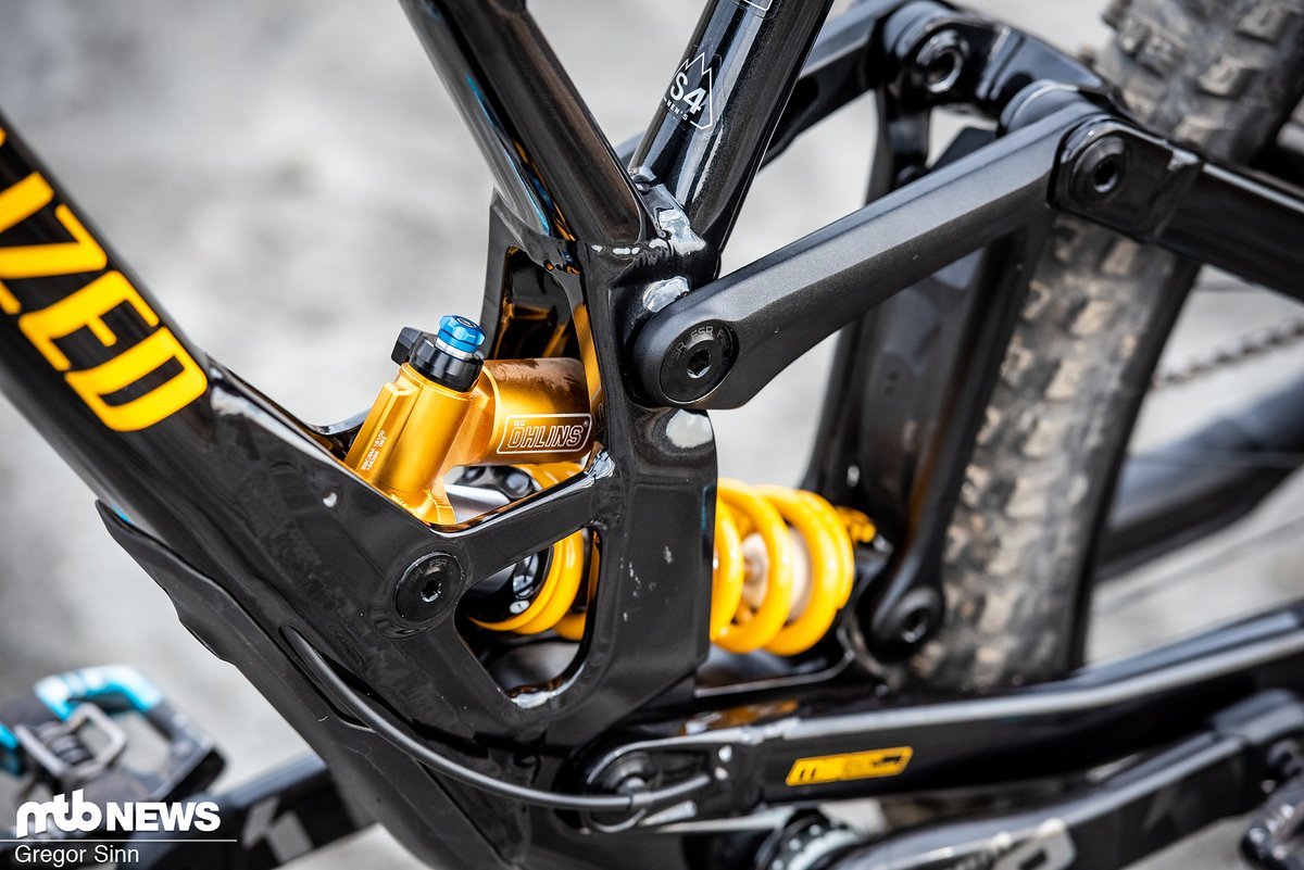 Das Specialized Demo Race 29 ist mit einem Öhlins TTX-Stahlfederdämpfer ausgestattet Das Specialized Demo Race 29 ist mit einem Öhlins TTX-Stahlfederdämpfer ausgestattet