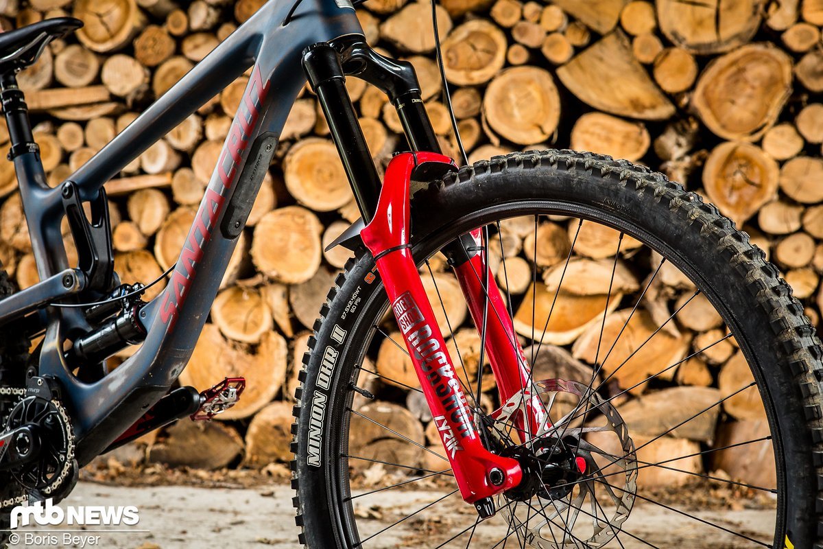 An der Front arbeitet die neue RockShox Lyrik RC2 An der Front arbeitet die neue RockShox Lyrik RC2