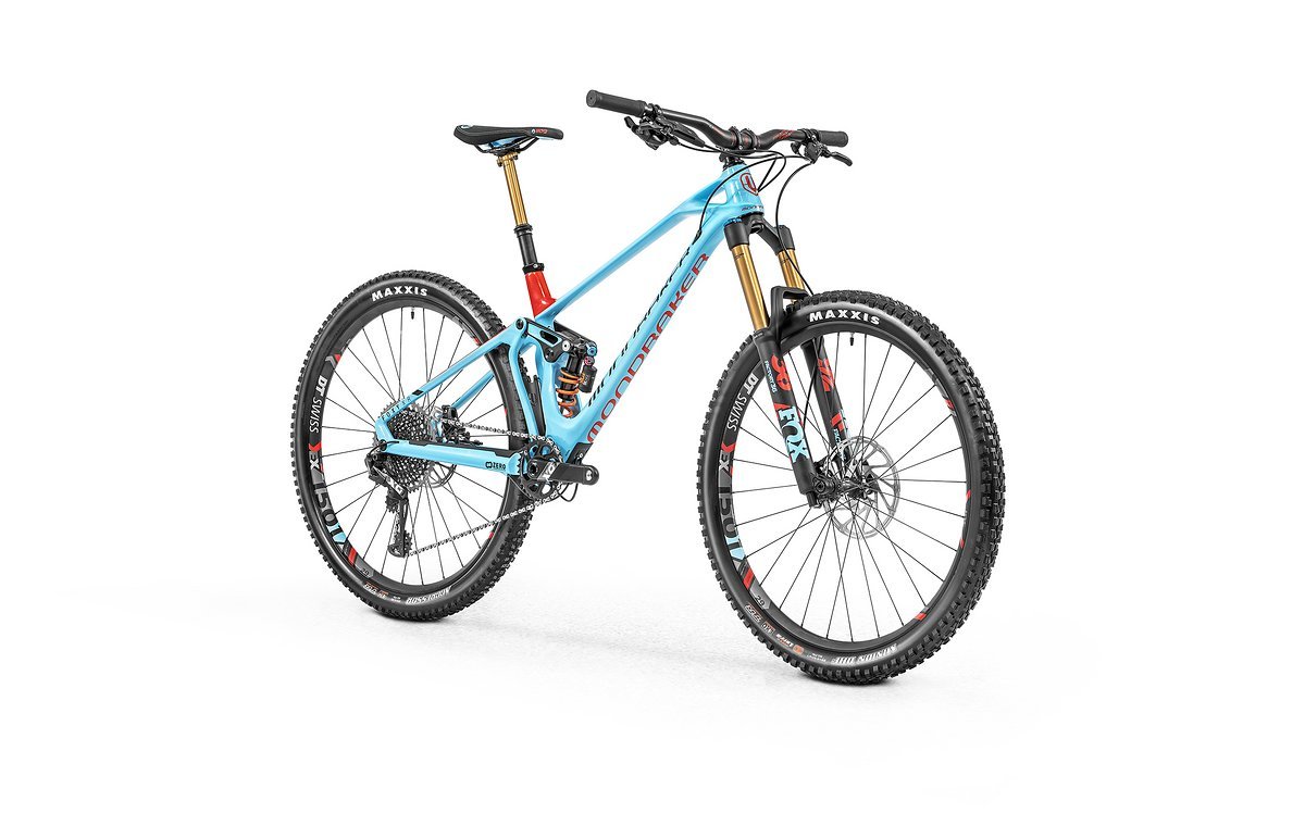 Das neue Mondraker Foxy Carbon XR 29 rollt auf großen 29" Laufrädern und verfügt über eine stabile, abfahrtsorientierte Ausstattung Das neue Mondraker Foxy Carbon XR 29 rollt auf großen 29" Laufrädern und verfügt über eine stabile, abfahrtsorientierte Ausstattung