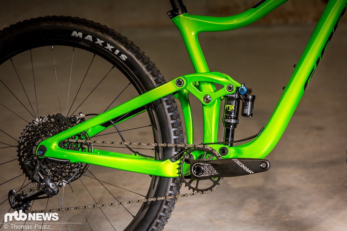 Der Hinterbau besteht beim Advanced-Modell ebenfalls aus Carbon Der Hinterbau besteht beim Advanced-Modell ebenfalls aus Carbon