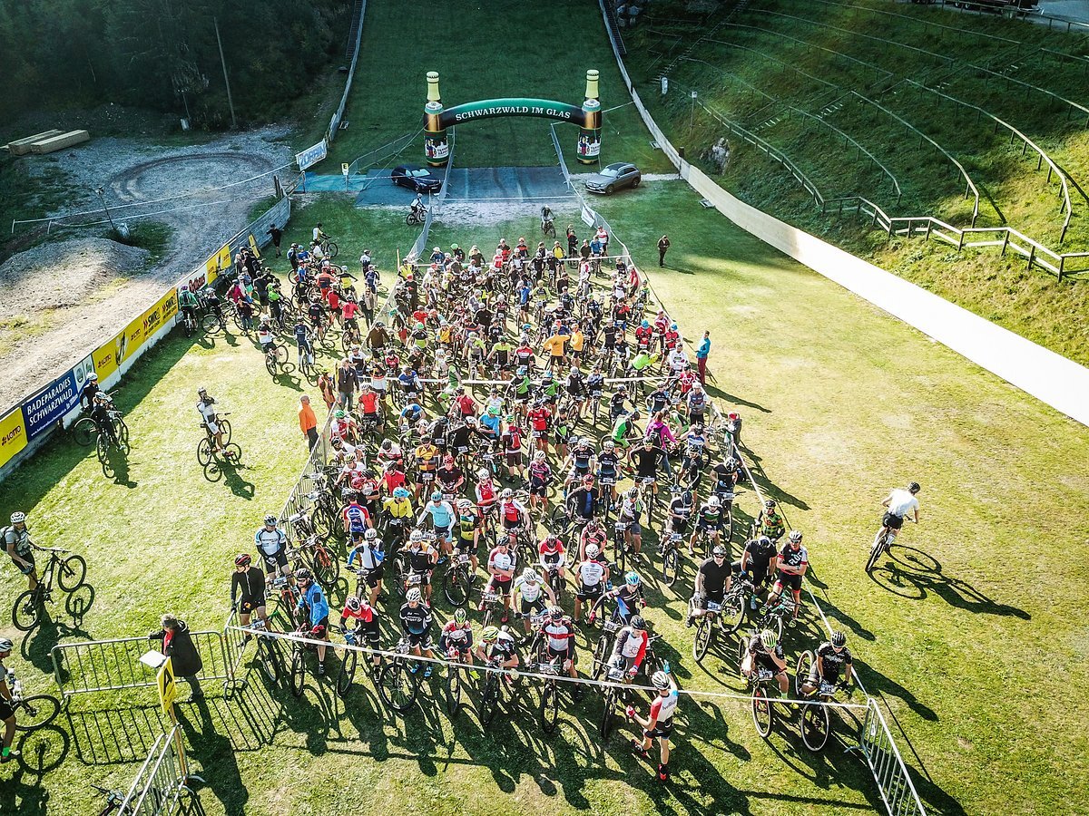 Start zum ersten Mesa Parts Trail Hero. Noch ist das Starterfeld überschaubar - das soll sich in den kommenden Jahren aber ändern! Start zum ersten Mesa Parts Trail Hero. Noch ist das Starterfeld überschaubar - das soll sich in den kommenden Jahren aber ändern!