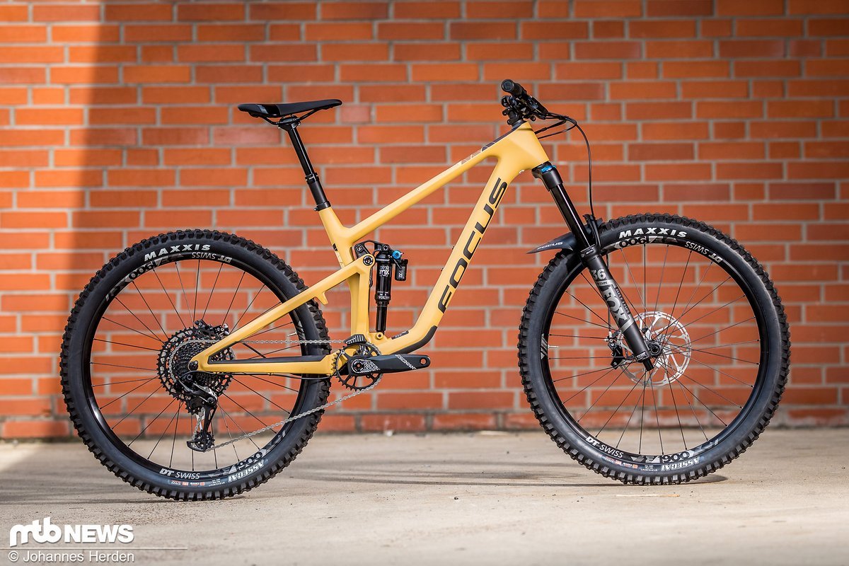Die Sam-Reihe besteht aus zwei Modellen: Das sandfarbene 27.5"-Geschoss Focus Sam 9.9 ist das Topmodell der Reihe Die Sam-Reihe besteht aus zwei Modellen: Das sandfarbene 27.5"-Geschoss Focus Sam 9.9 ist das Topmodell der Reihe