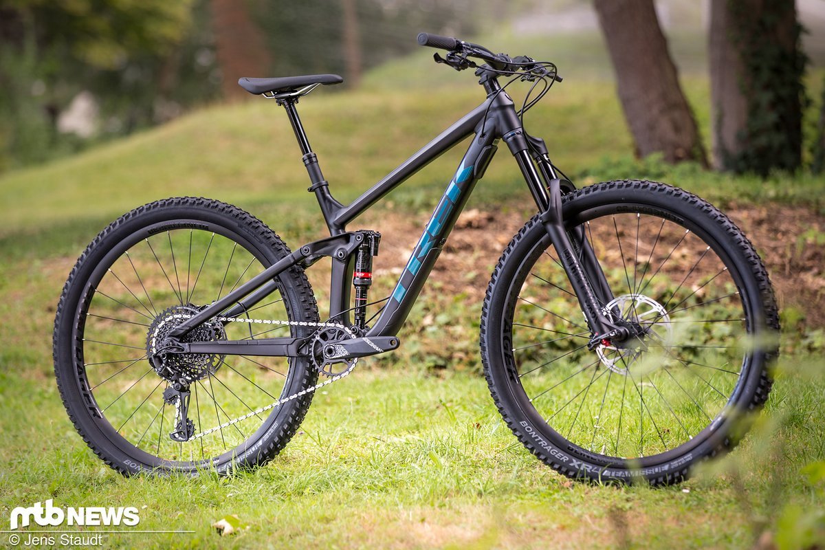 Abgesehen vom etwas steileren Sitzwinkel stimmt die Geometrie des für 2019 brandneuen Alu-Slash mit dem Carbon-Slash überein. Abgesehen vom etwas steileren Sitzwinkel stimmt die Geometrie des für 2019 brandneuen Alu-Slash mit dem Carbon-Slash überein.