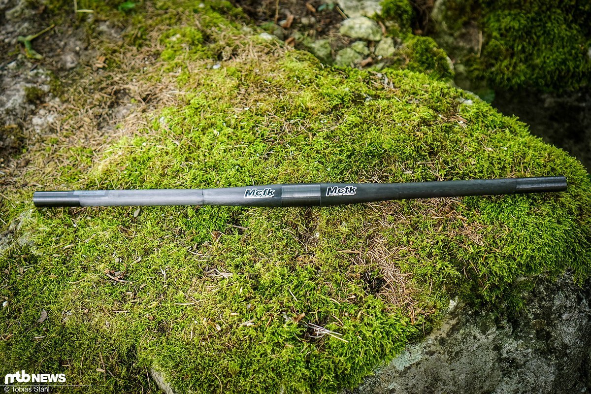 Der Mcfk Flatbar hat in der von uns gefahrenen Ausführung eine Breite von 720 mm und wiegt schlanke 125 Gramm Der Mcfk Flatbar hat in der von uns gefahrenen Ausführung eine Breite von 720 mm und wiegt schlanke 125 Gramm