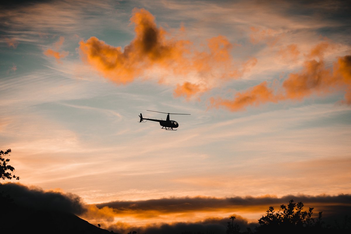 Unfassbare Morgenstimmung kurz vor dem Start zur 5. Etappe, der Helikopter ist schon in der Luft Unfassbare Morgenstimmung kurz vor dem Start zur 5. Etappe, der Helikopter ist schon in der Luft