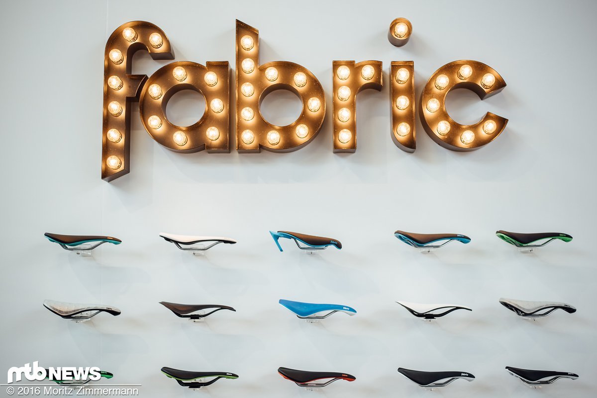 Farbenfroh ging es am Stand von fabric zu Farbenfroh ging es am Stand von fabric zu