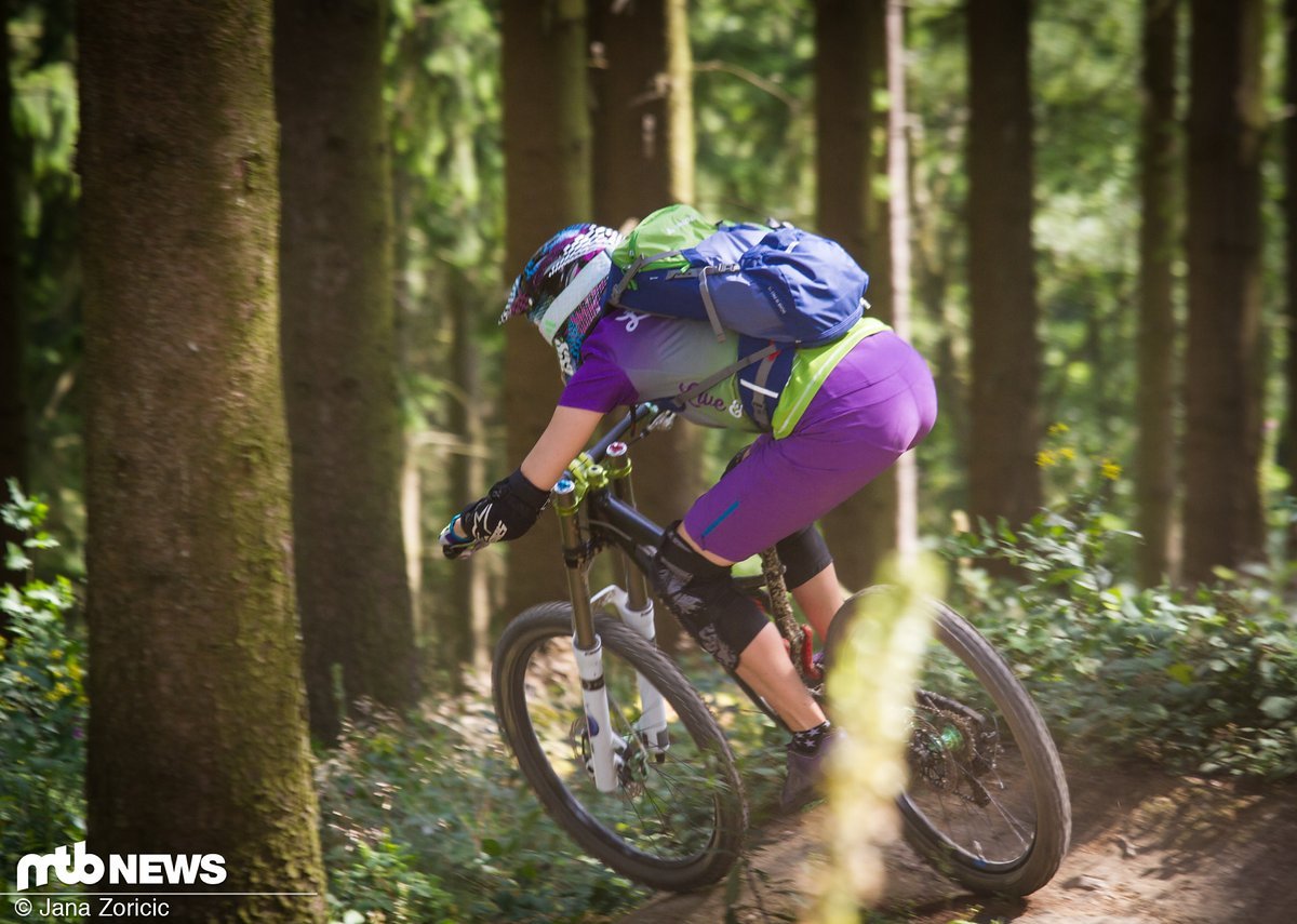 Dank des stabilen Rückenprotektors kam der Vaude-Rucksack sogar im Bikepark zum Einsatz Dank des stabilen Rückenprotektors kam der Vaude-Rucksack sogar im Bikepark zum Einsatz