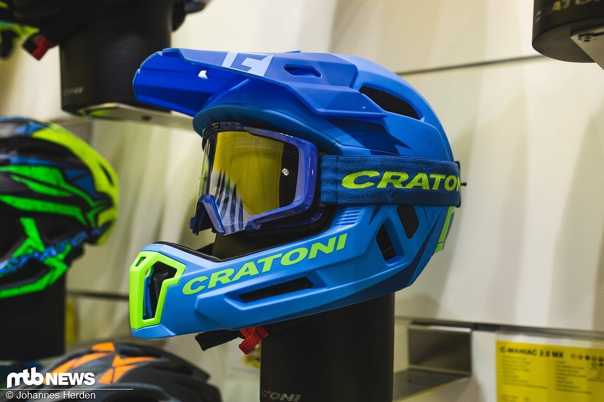 Der Cratoni C-Maniac 2.0 MX-Helm verfügt über einen abnehmbaren Kinnbügel und soll dank 18 Belüftungsöffnungen für einen kühlen Kopf sorgen Der Cratoni C-Maniac 2.0 MX-Helm verfügt über einen abnehmbaren Kinnbügel und soll dank 18 Belüftungsöffnungen für einen kühlen Kopf sorgen