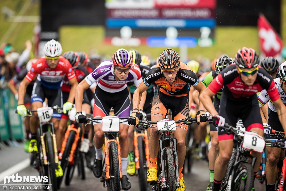 Neues Rennformat im Weltcup - beim Short Track kämpfen die besten 40 Fahrer der Welt auf einer breiten Strecke bei einer 30-minütigen Renndauer um wertvolle Weltcuppunkte Neues Rennformat im Weltcup - beim Short Track kämpfen die besten 40 Fahrer der Welt auf einer breiten Strecke bei einer 30-minütigen Renndauer um wertvolle Weltcuppunkte