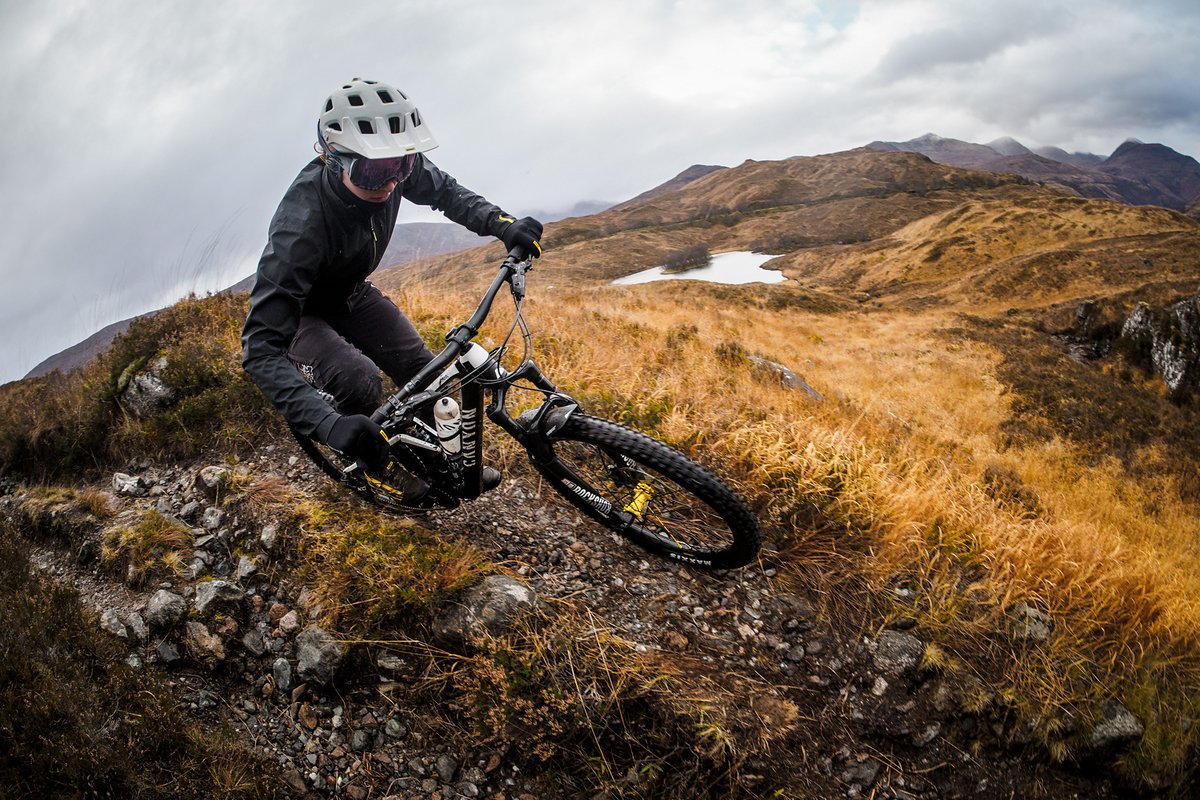 Ines war bereits 2013 für ein Enduro Rennen in Kinlochleven. Ines war bereits 2013 für ein Enduro Rennen in Kinlochleven.