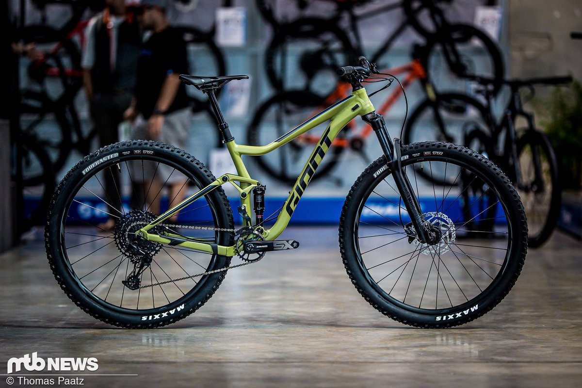 Mit dem Giant Stance 1 gelingt für 1.799 € der günstige Einstieg in die vollgefederte Welt bei Giant Mit dem Giant Stance 1 gelingt für 1.799 € der günstige Einstieg in die vollgefederte Welt bei Giant