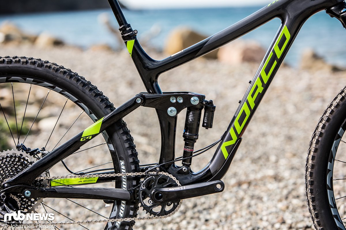 Das Norco Range Carbon 9 hat eine schicke Rahmenform und besteht aus jeder Menge Carbon Das Norco Range Carbon 9 hat eine schicke Rahmenform und besteht aus jeder Menge Carbon