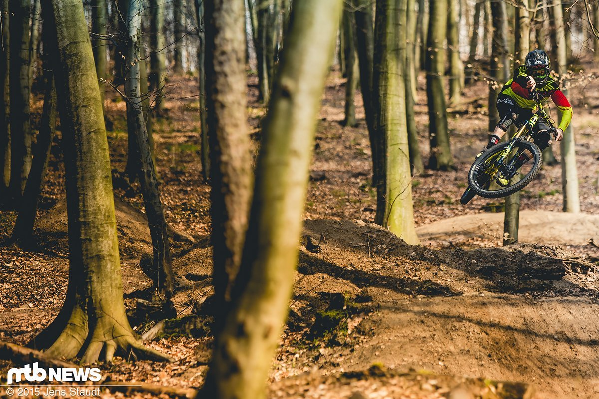Auf hartem Boden fühlt sich der Vigilante im Vergleich zum Trailboss stellenweise etwas undefinierter an und neigte zum Abschmieren... Auf hartem Boden fühlt sich der Vigilante im Vergleich zum Trailboss stellenweise etwas undefinierter an und neigte zum Abschmieren...