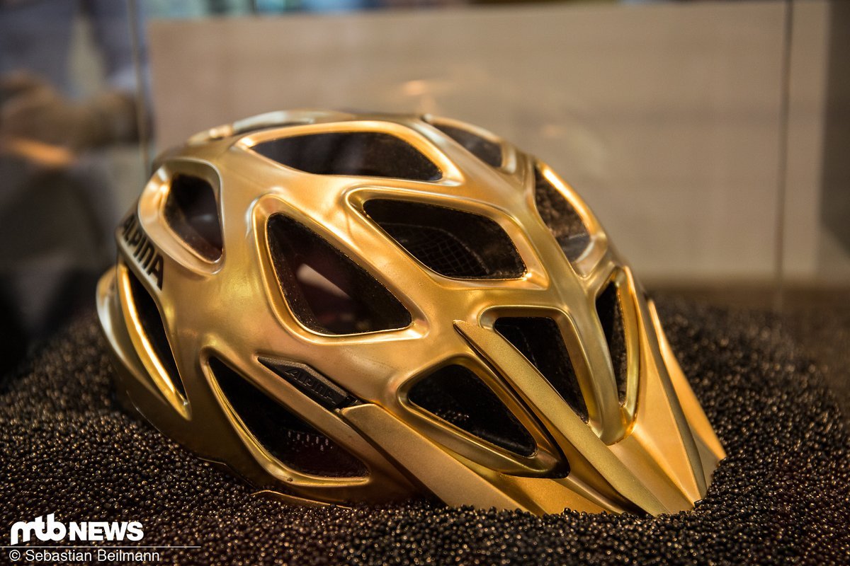 1.000.000 mal Alpina Mythos-Helm 1.000.000 mal Alpina Mythos-Helm
