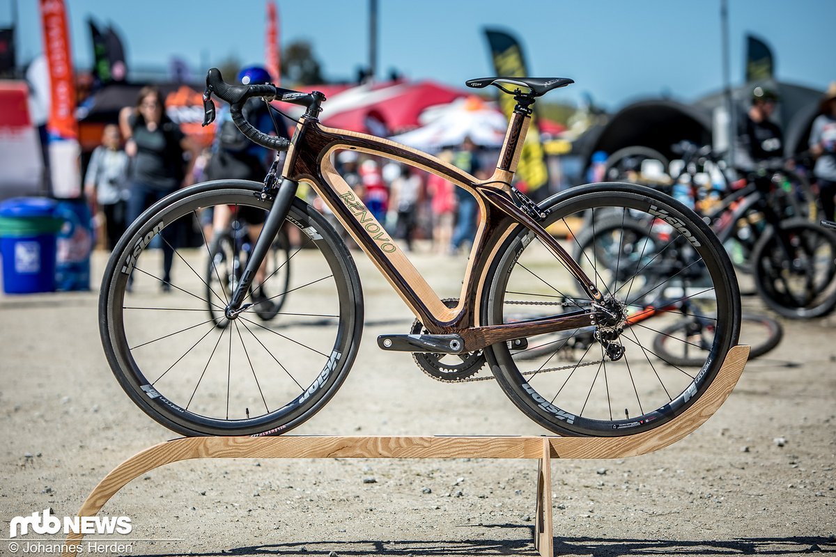 Full Aero und super-edel: Das Renovo Aerowood aus Ahorn- und Wengé-Holz Full Aero und super-edel: Das Renovo Aerowood aus Ahorn- und Wengé-Holz