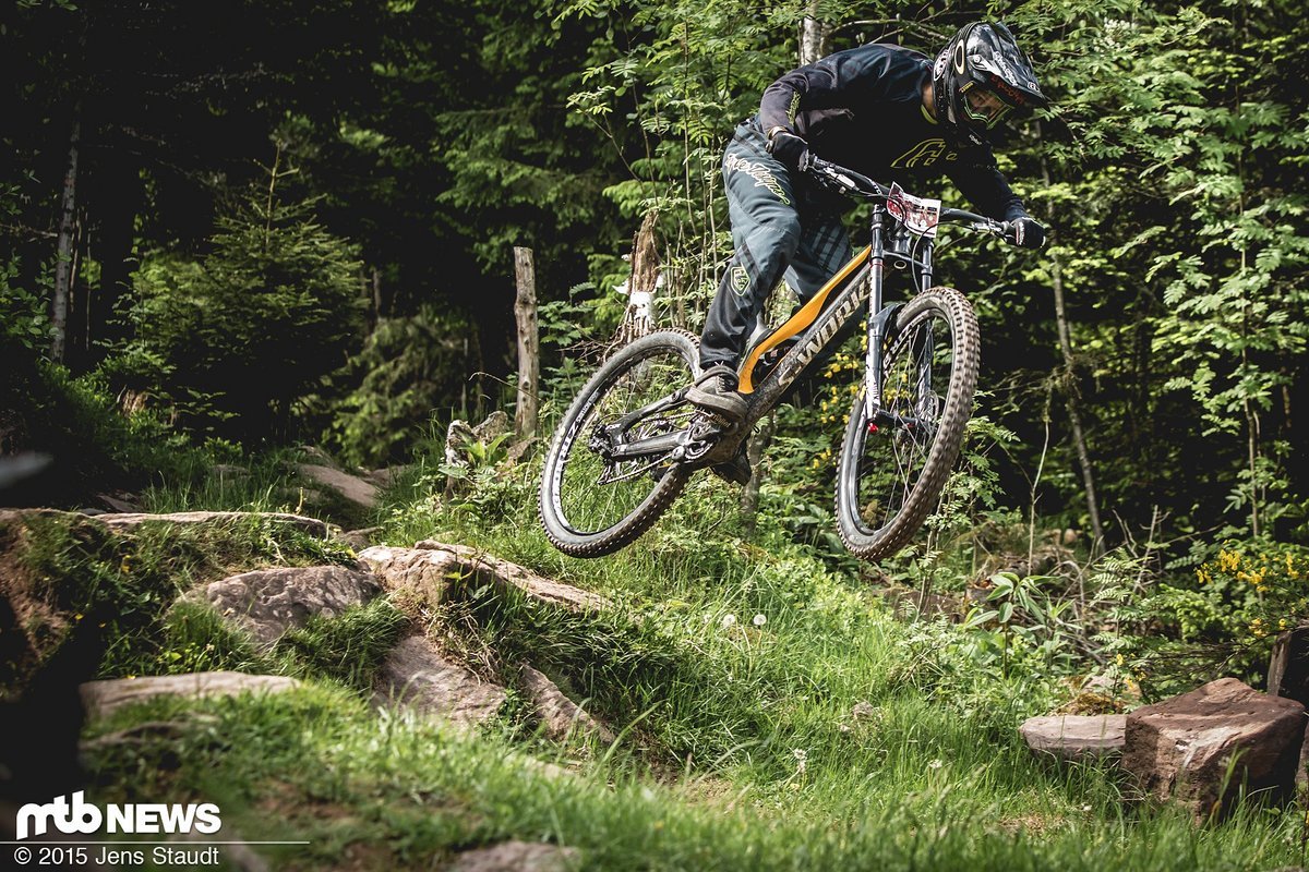 Am besten funktioniert der Eingang in die ersten Terassen von Bad Wildbad über einen kleinen Bunnyhop Am besten funktioniert der Eingang in die ersten Terassen von Bad Wildbad über einen kleinen Bunnyhop