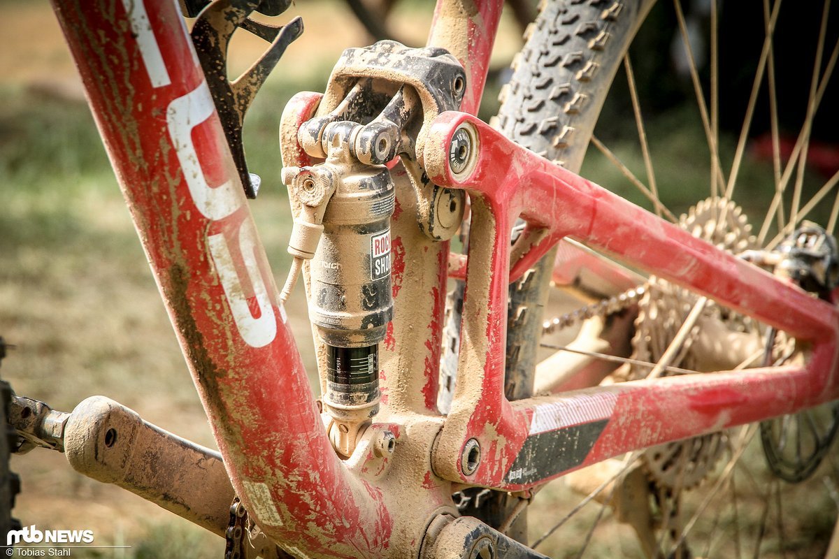 Ebenso wie der RockShox-Dämpfer, der sich nun nach einem Jahr dennoch über einen Service freuen würde! Ebenso wie der RockShox-Dämpfer, der sich nun nach einem Jahr dennoch über einen Service freuen würde!