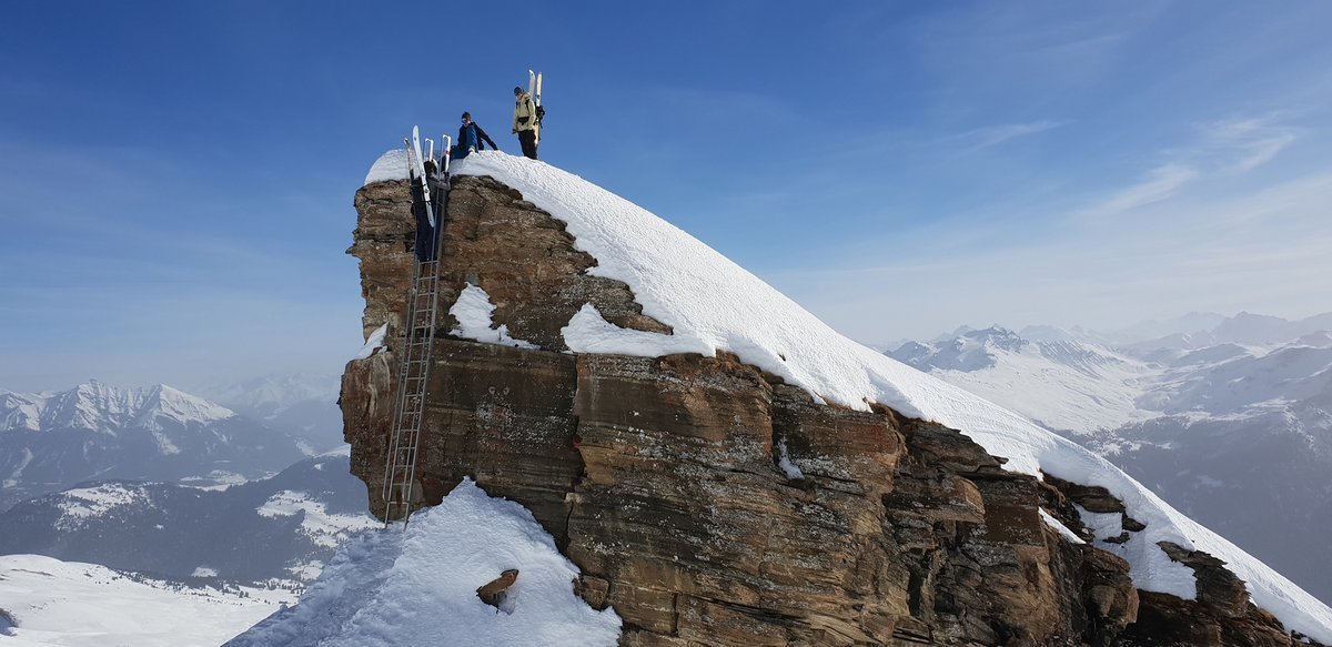 Piz Beverin mit den Mädels und Balz als Skitourenguru. Zusammen mit unseren Freunden auf eine grosse Tour zu starten ist immer das Größte Piz Beverin mit den Mädels und Balz als Skitourenguru. Zusammen mit unseren Freunden auf eine grosse Tour zu starten ist immer das Größte