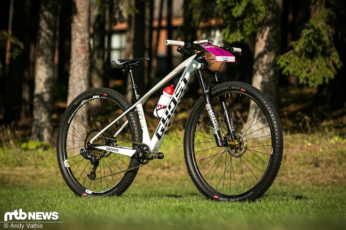 Vor allem sind es ihr Talent und ihre Fähigkeiten auf dem Rad, die Sina Frei zu einer der besten Nachwuchs-Mountainbikerinnen der Welt machen Vor allem sind es ihr Talent und ihre Fähigkeiten auf dem Rad, die Sina Frei zu einer der besten Nachwuchs-Mountainbikerinnen der Welt machen