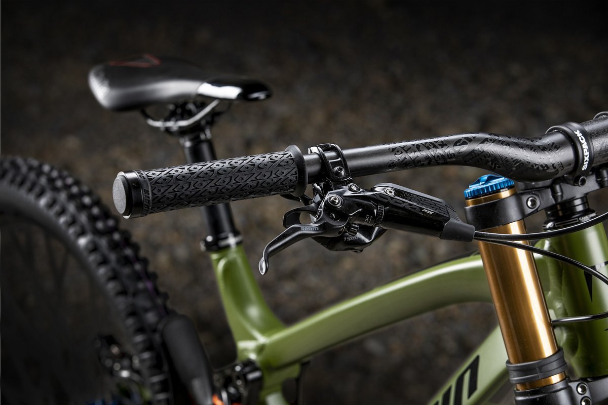 Die SRAM Code RSC Bremsen sind in der Performance-Ausstattungsvariante gespect Die SRAM Code RSC Bremsen sind in der Performance-Ausstattungsvariante gespect