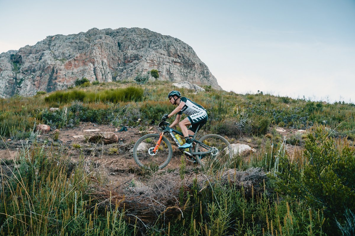 Trails, Trails, Trails - ein Trailanteil von 36% auf 89km sorgte für breites Grinsen in unseren Gesichtern Trails, Trails, Trails - ein Trailanteil von 36% auf 89km sorgte für breites Grinsen in unseren Gesichtern
