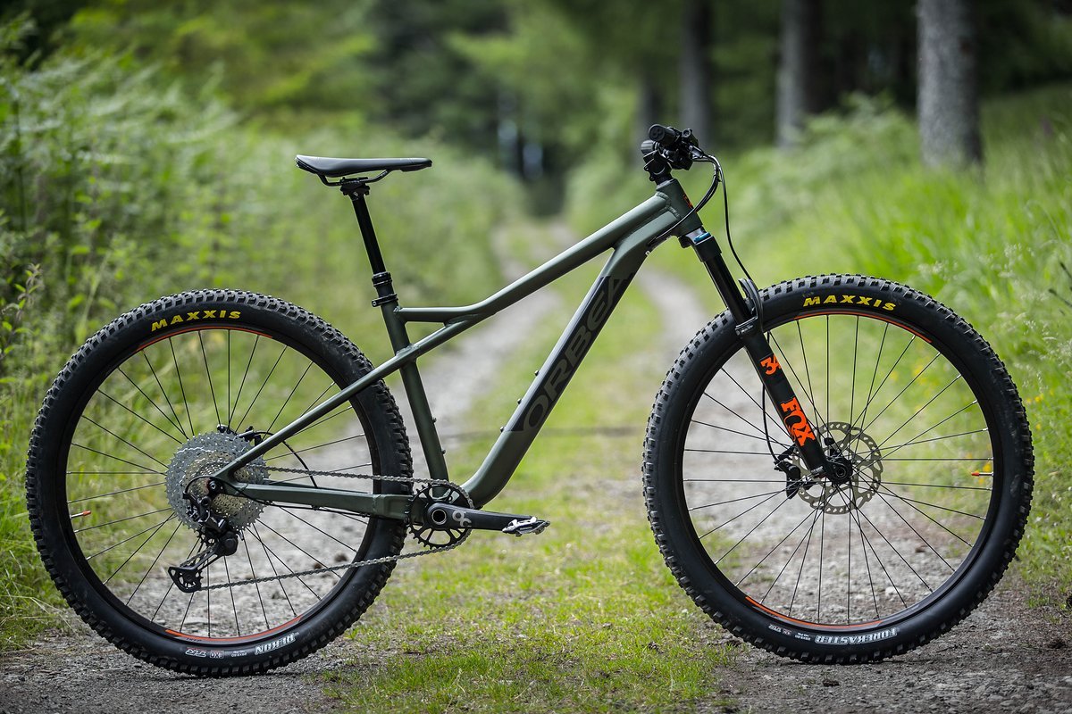 Mit dem neuen Orbea Laufey präsentieren die Spanier ein Trail-Hardtail, das bergauf und bergab viel Spaß machen soll Mit dem neuen Orbea Laufey präsentieren die Spanier ein Trail-Hardtail, das bergauf und bergab viel Spaß machen soll