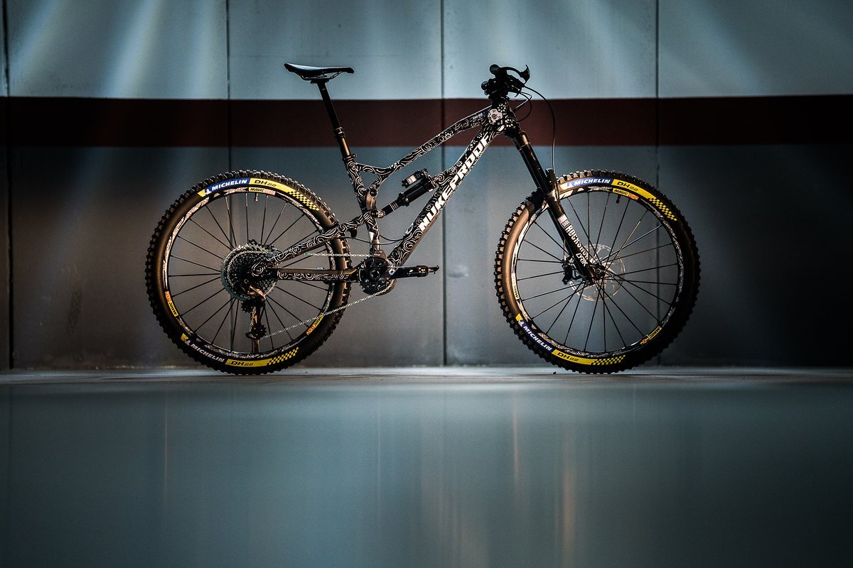 Gut möglich, dass Sam Hill auf diesem Bike die Gesamtwertung der diesjährigen EWS holt Gut möglich, dass Sam Hill auf diesem Bike die Gesamtwertung der diesjährigen EWS holt
