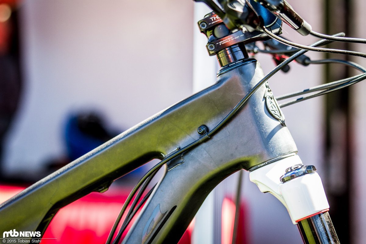 Salsa Sea Otter Classic-4Auch am Steuerrohr ist die Leitung sauber befestigt Salsa Sea Otter Classic-4Auch am Steuerrohr ist die Leitung sauber befestigt
