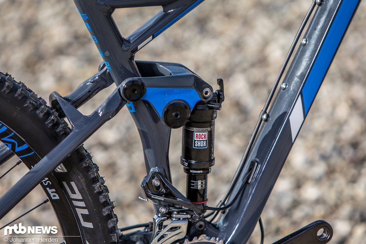 Das Radon Skeen Trail hat ein schickes, schlichtes Design und bietet 120 mm Federweg am Heck Das Radon Skeen Trail hat ein schickes, schlichtes Design und bietet 120 mm Federweg am Heck