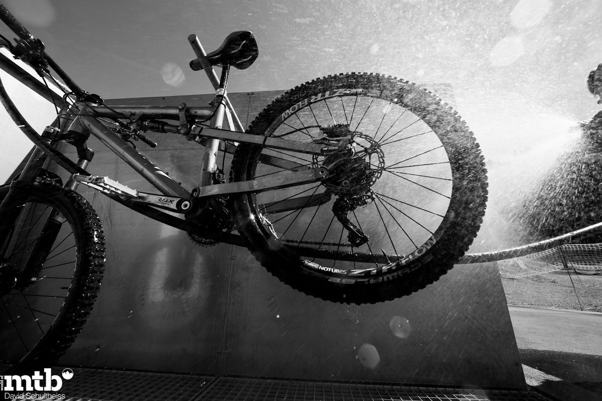 Nahezu in jeder Destination findet sich ein ordentlicher Bikewash, wie hier in an der Talstation der Rothornbahn. Nahezu in jeder Destination findet sich ein ordentlicher Bikewash, wie hier in an der Talstation der Rothornbahn.