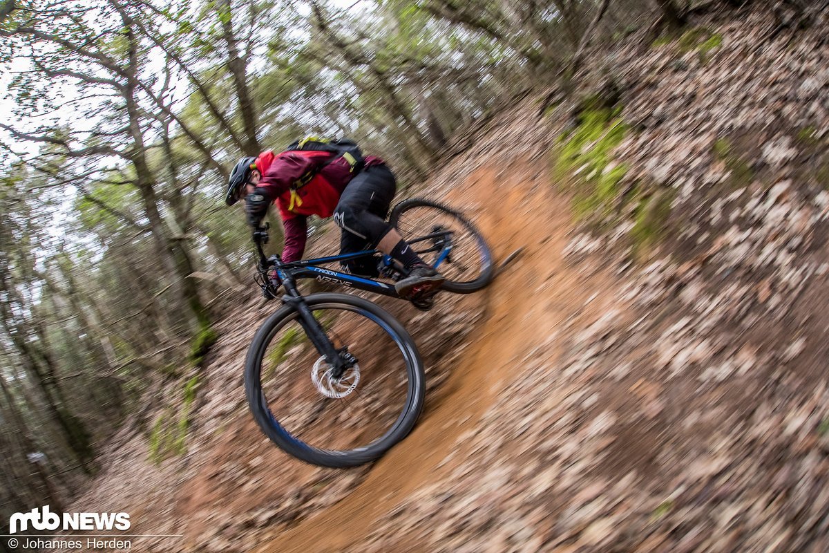 Auf sanften Trails ist das Radon Skeen Trail 29 9.0 voll und ganz in seinem Element Auf sanften Trails ist das Radon Skeen Trail 29 9.0 voll und ganz in seinem Element