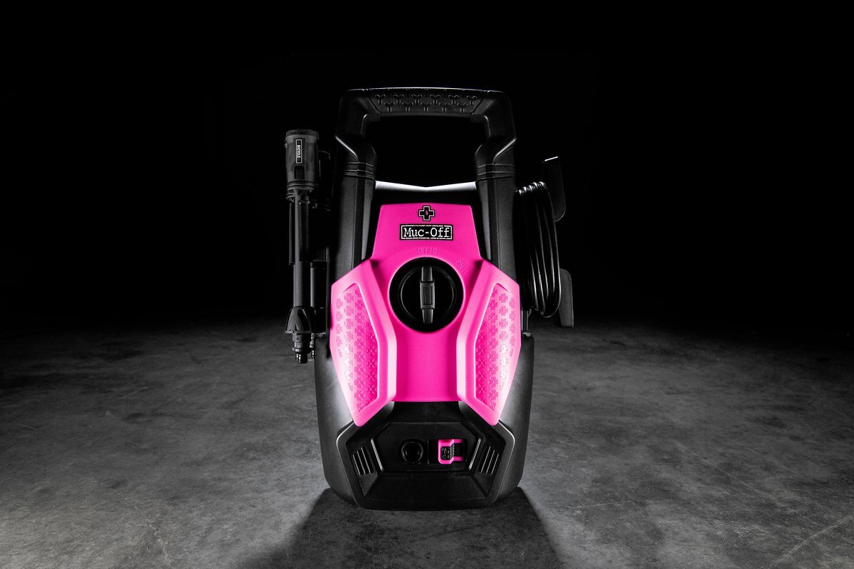 Der Muc-Off Pressure Washer: Ein Hochdruckreiniger mit bis zu 100 bar Druck Der Muc-Off Pressure Washer: Ein Hochdruckreiniger mit bis zu 100 bar Druck