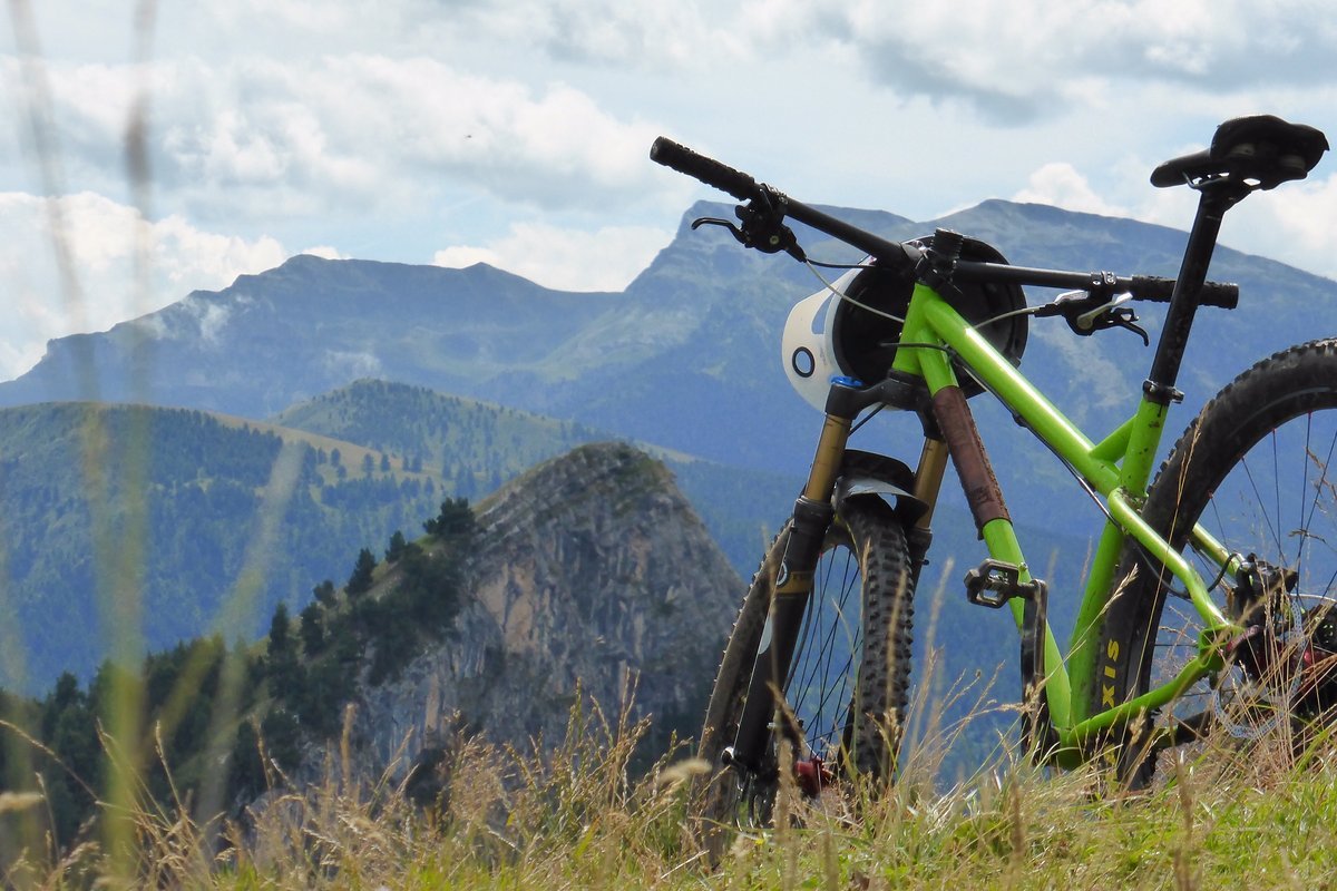 Stahlhardtail statt Fully, 2 Soulcycles stellte mir freundlicherweise ein Quarterhorse als Testrad zur Verfügung. Es erfüllte in jeder Hinsicht die Erwartungen. Stahlhardtail statt Fully, 2 Soulcycles stellte mir freundlicherweise ein Quarterhorse als Testrad zur Verfügung. Es erfüllte in jeder Hinsicht die Erwartungen.