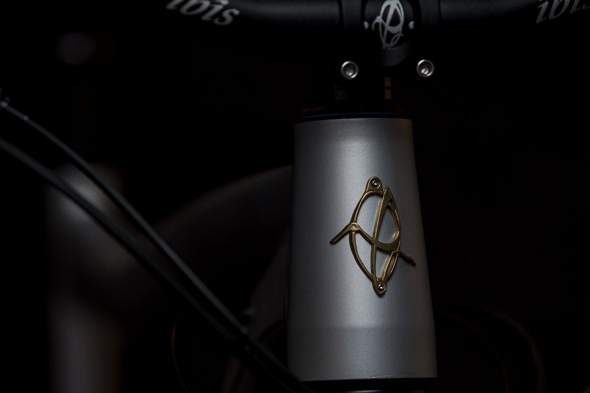 Genau wie das Carbon-Ripmo kommt auch das neue Ibis Ripmo AF mit einer modernen Geometrie daher, die jede Menge Spaß auf den Trails verspricht. Genau wie das Carbon-Ripmo kommt auch das neue Ibis Ripmo AF mit einer modernen Geometrie daher, die jede Menge Spaß auf den Trails verspricht.