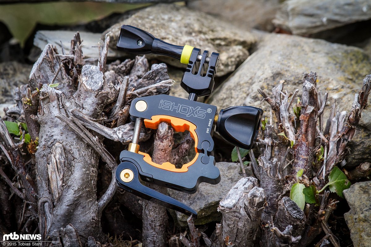 Der iSHOXS ProMount ist ein massiver Halter, der die GoPro sicher und unverlierbar um runde oder eckige Profile sichert Der iSHOXS ProMount ist ein massiver Halter, der die GoPro sicher und unverlierbar um runde oder eckige Profile sichert