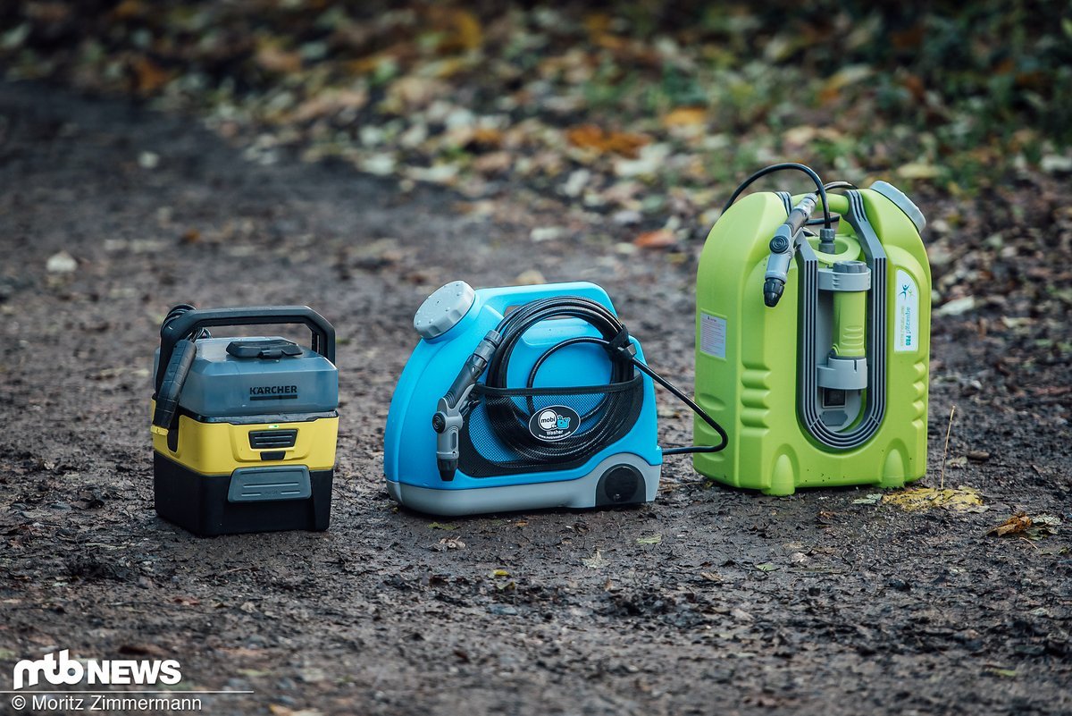 Portable Reinigungsgeräte sind gerade bei Regen und Matsch sehr praktische Begleiter Portable Reinigungsgeräte sind gerade bei Regen und Matsch sehr praktische Begleiter