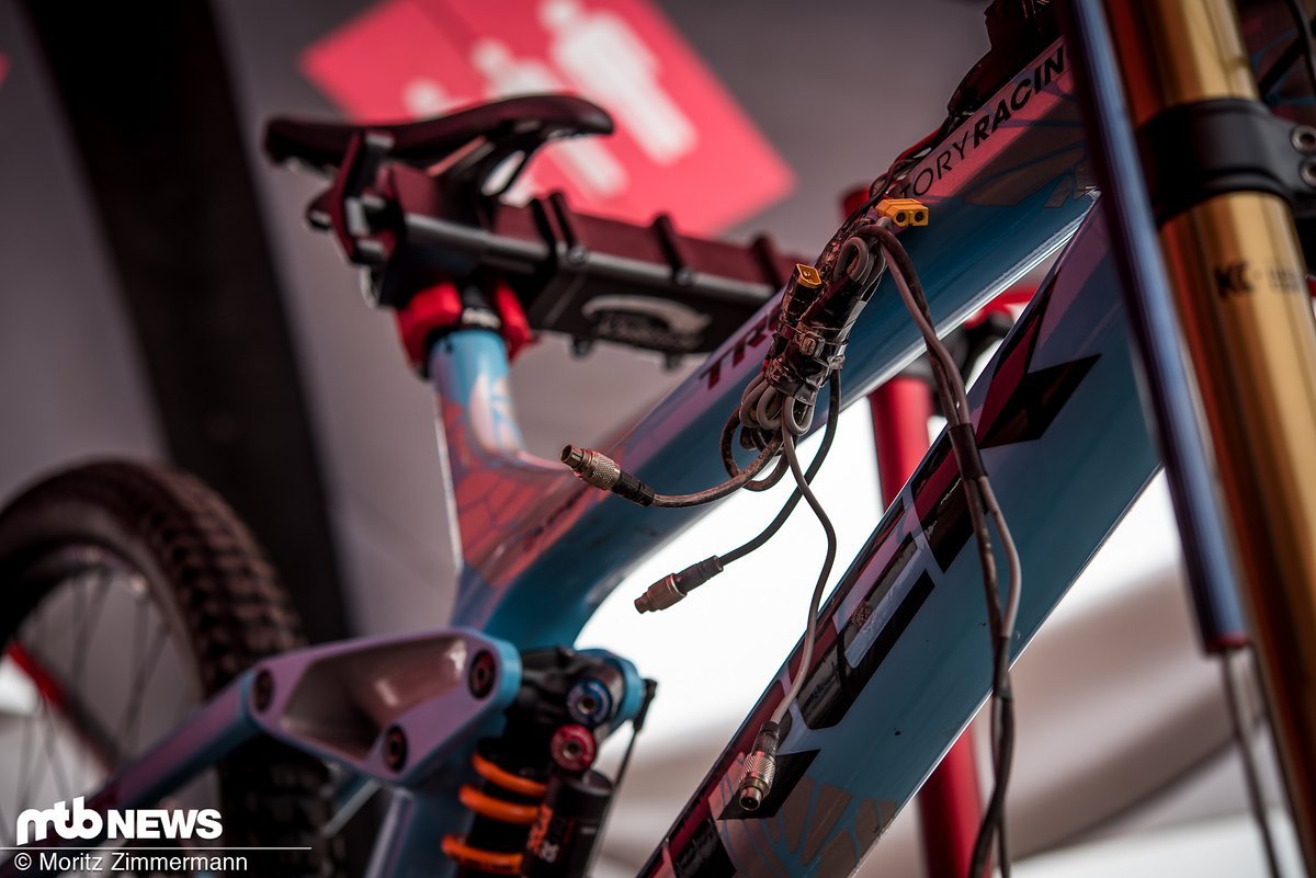 Schon in der Vergangenheit haben die Athertons immer wieder Firmen bei der Entwicklung neuer Bikes tatkräftig unterstützt Schon in der Vergangenheit haben die Athertons immer wieder Firmen bei der Entwicklung neuer Bikes tatkräftig unterstützt