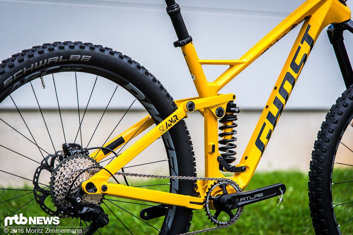 29"? Check. Cane Creek-Stahldämpfer? Check. Aggressive Geometrie? Check. 29"? Check. Cane Creek-Stahldämpfer? Check. Aggressive Geometrie? Check.