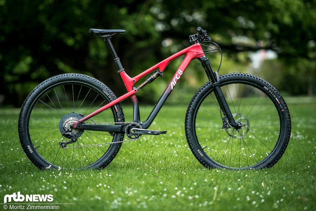 Das Arc8 Essential ist das erste Mountainbike der jungen Firma aus der Schweiz Das Arc8 Essential ist das erste Mountainbike der jungen Firma aus der Schweiz