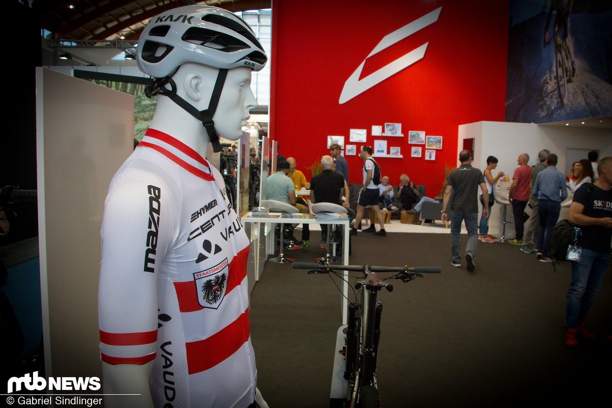 Profiausrüstung #1: Daniel Geismayrs Outfit des österreichischen Staatsmeisters im Marathon am Stand von Centurion Profiausrüstung #1: Daniel Geismayrs Outfit des österreichischen Staatsmeisters im Marathon am Stand von Centurion