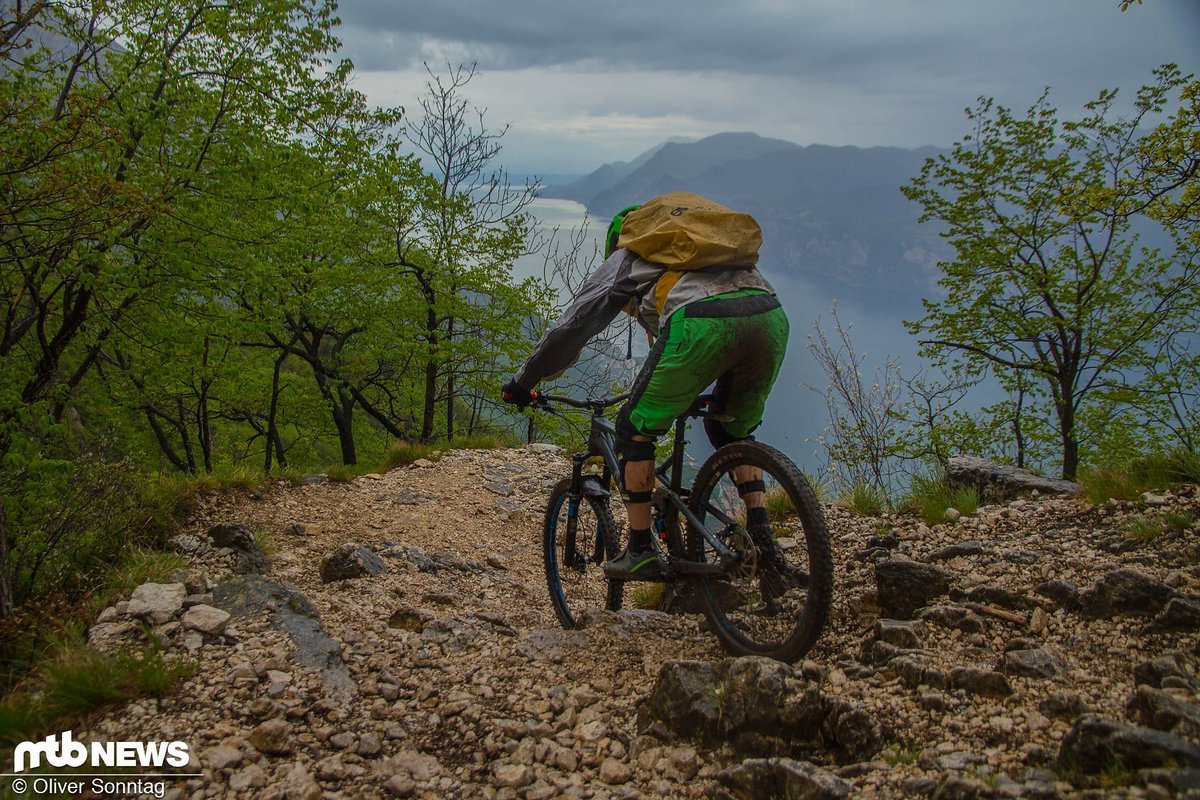 Das Wetter war zwar nicht das allerbeste, doch der Trail machte, obwohl er ziemlich nass war, trotzdem richtig Spaß! Das Wetter war zwar nicht das allerbeste, doch der Trail machte, obwohl er ziemlich nass war, trotzdem richtig Spaß!