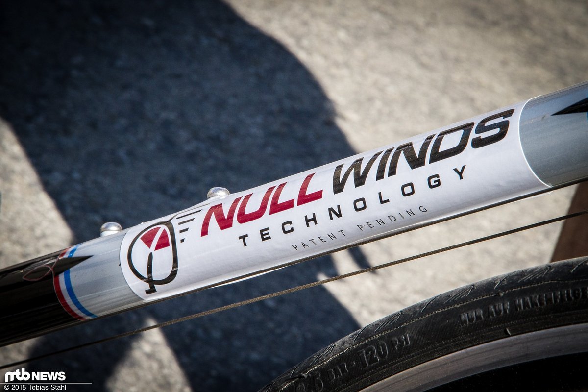 Null Winds Technology ist eine Innovation für Rennradfahrer, die den Luftwiderstand ihrer Laufräder reduzieren wollen Null Winds Technology ist eine Innovation für Rennradfahrer, die den Luftwiderstand ihrer Laufräder reduzieren wollen