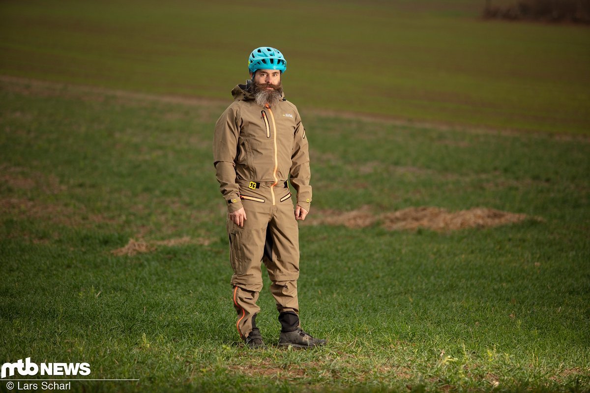 Der Dirtlej Dirtsuit Core Edition ist der klassiker unter den Regen-Einteilern Der Dirtlej Dirtsuit Core Edition ist der klassiker unter den Regen-Einteilern