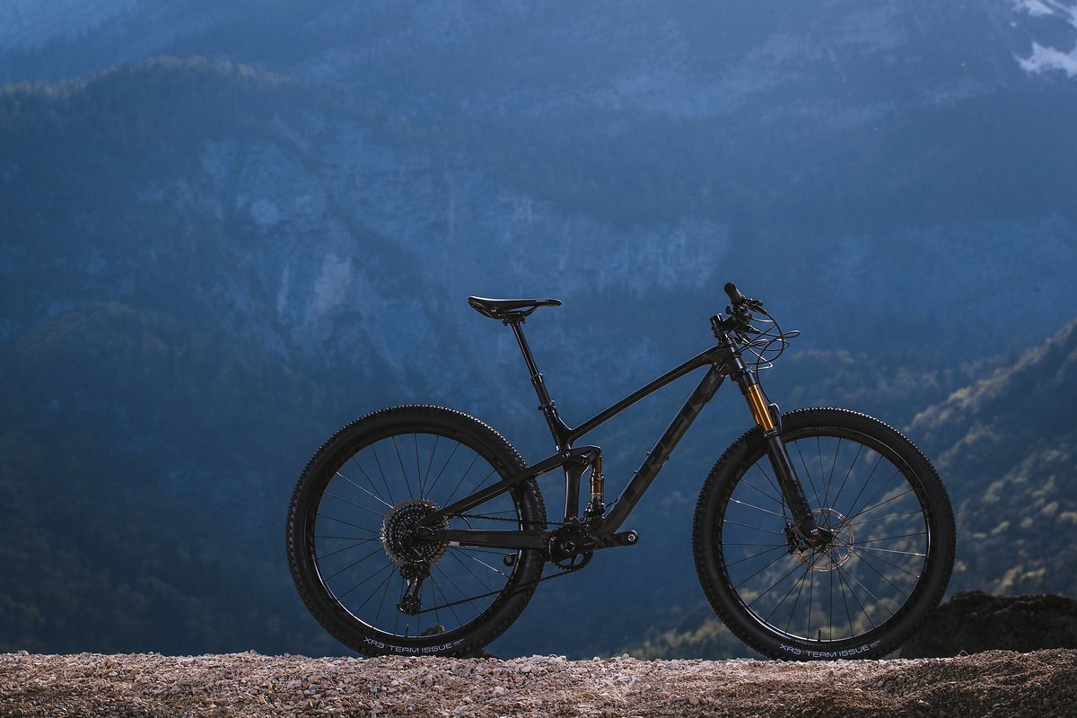 Das Trek Top Fuel wurde gründlich überarbeitet und soll nun mit einem breiteren Einsatzbereich und besseren Downhill-Qualitäten auftrumpfen Das Trek Top Fuel wurde gründlich überarbeitet und soll nun mit einem breiteren Einsatzbereich und besseren Downhill-Qualitäten auftrumpfen