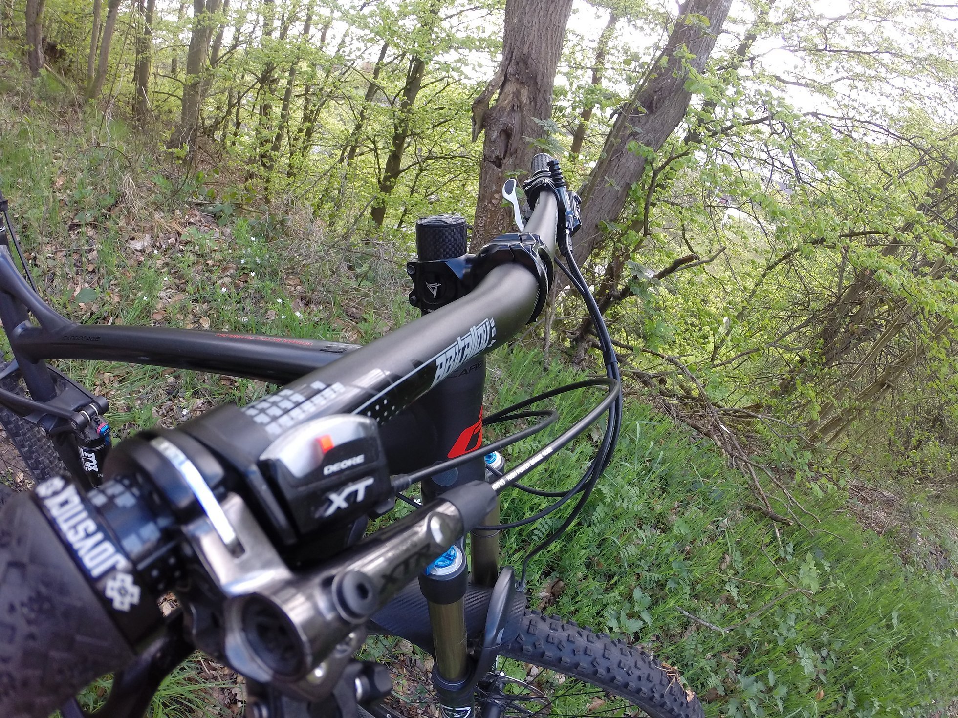 carbon cockpit mtb