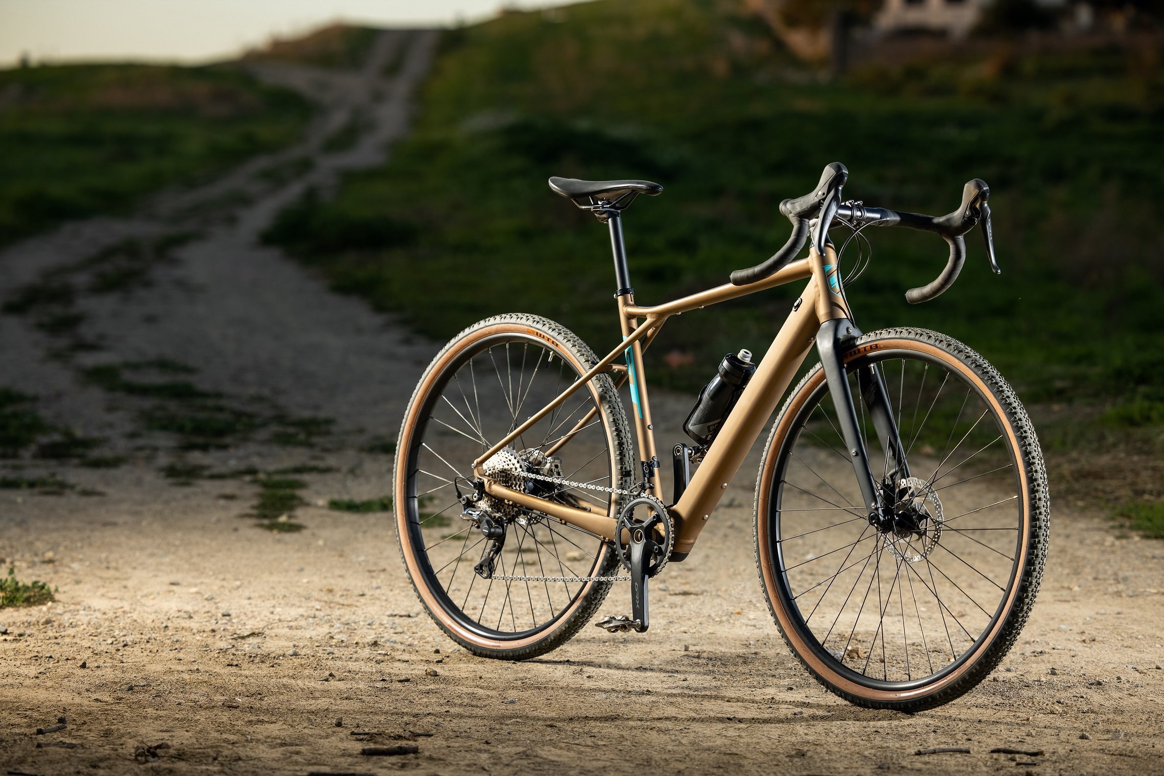 GT Grade Power Series Drei neue EGravelbikeModelle RennradNews