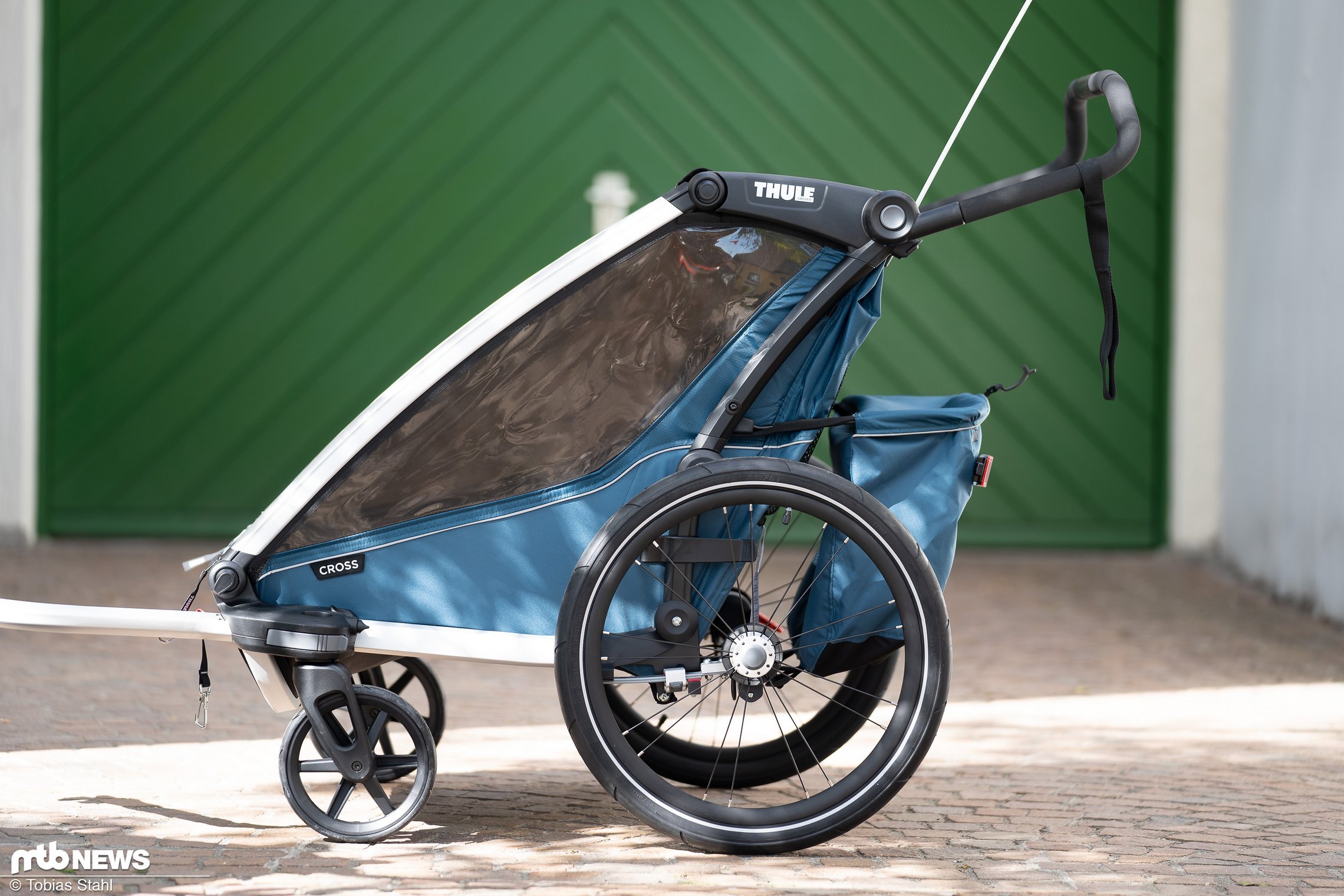 thule chariot cross 2 babysitz