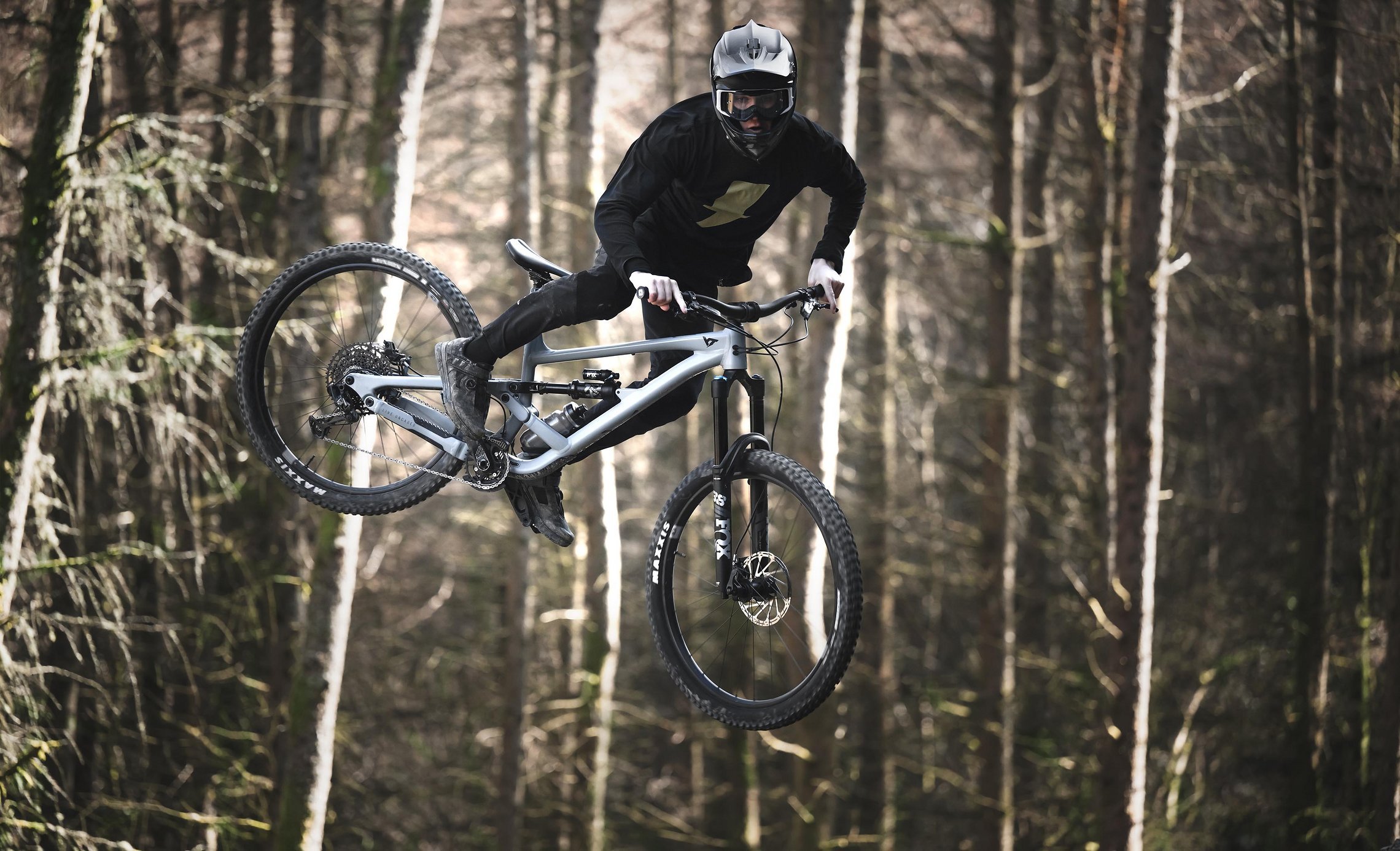 YT Capra Core 2: Neues Alu-Enduro ab 3.200 Euro