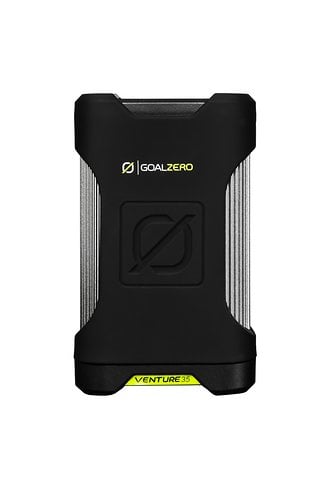 Die Goal Zero Venture 35 Powerbank mit 9600-mAh und einer Kapazität von 35,52Wh lässt bspw. dein Handy auch auf Reisen nicht schlapp machen.