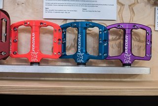 Das Chromag Radar Pedal ist für kleine Bikepark-Ripper und auch kleinere Frauen gemacht - so Chromag.